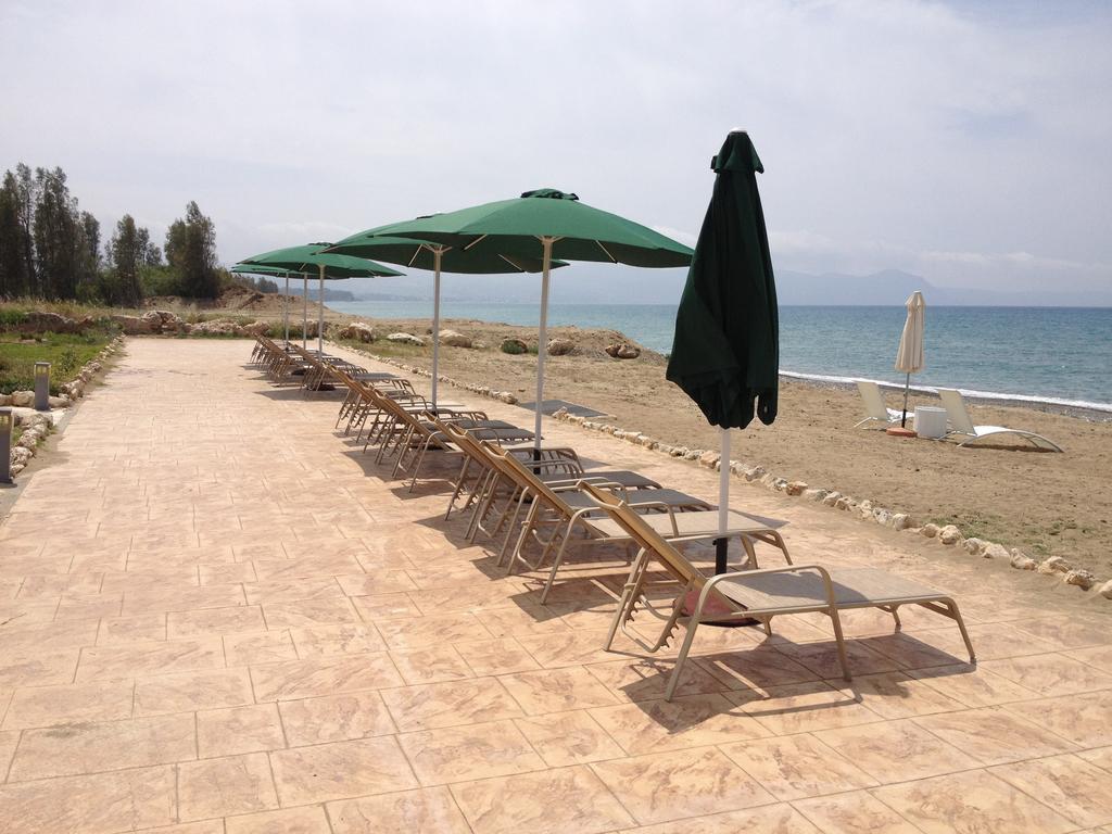 Villa Saraliana Sandy Beach Villas - Heated Pool - Jacuzzi - Private Beach Area Polis Cameră foto