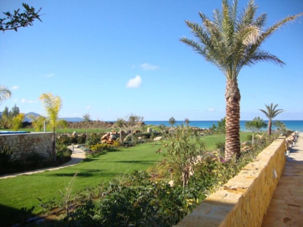 Villa Saraliana Sandy Beach Villas - Heated Pool - Jacuzzi - Private Beach Area Polis Cameră foto